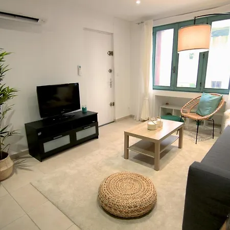 Right In The Heart Of Apartment *